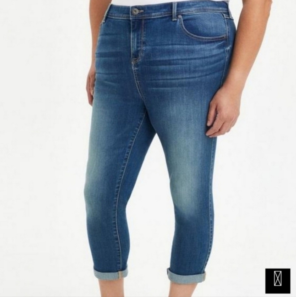 NWT Torrid Crop MidFit Skinny Super Soft Mid-Rise Jean Plus Size 16 AA